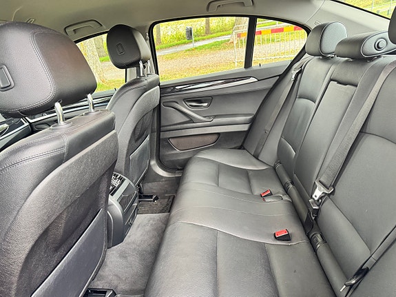BMW 528i 7 of 17