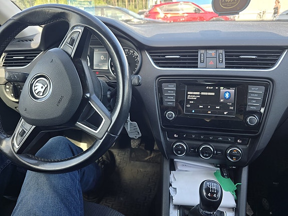 Skoda Octavia 6 of 9