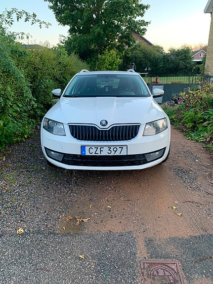 Skoda Octavia 2 of 9