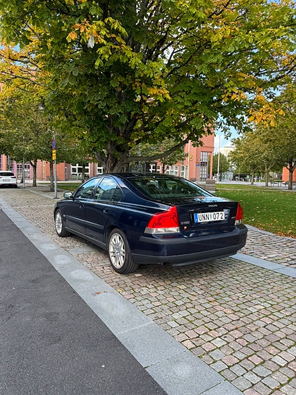 Volvo S60 2 of 6