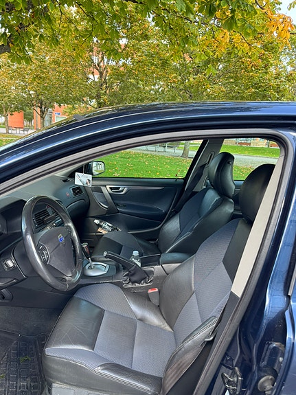 Volvo S60 3 of 6