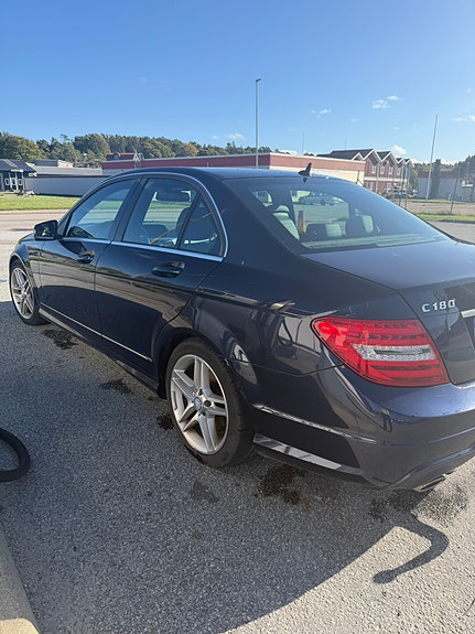 Mercedes-Benz C180 6 of 11