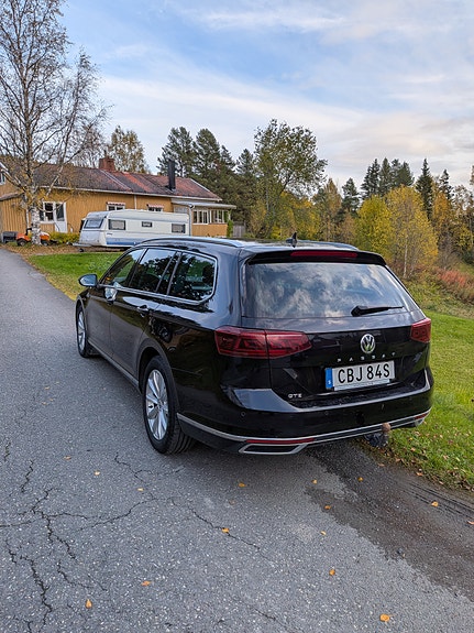 Volkswagen Passat 4 of 12