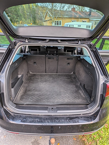Volkswagen Passat 9 of 12