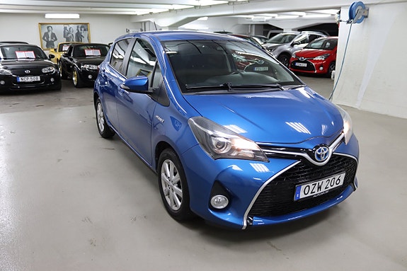 Toyota Yaris 4 of 18