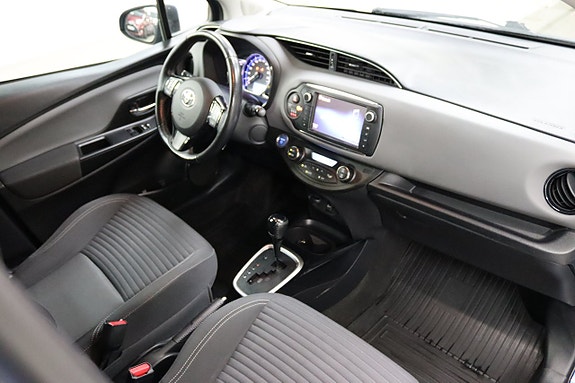 Toyota Yaris 12 of 18