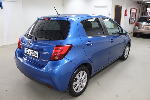 Toyota Yaris 5 of 18