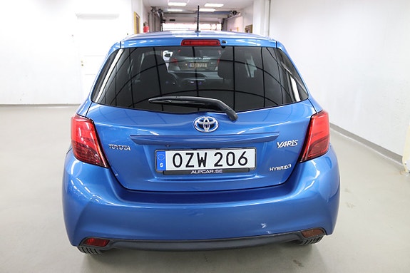 Toyota Yaris 6 of 18