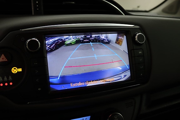 Toyota Yaris 14 of 18