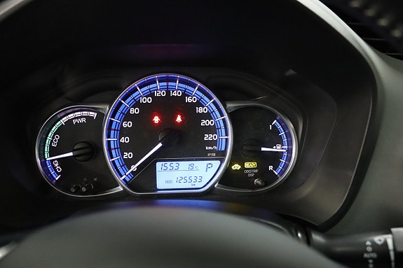 Toyota Yaris 15 of 18