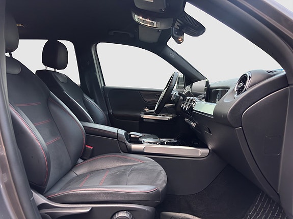 Mercedes-Benz GLB200 20 of 21