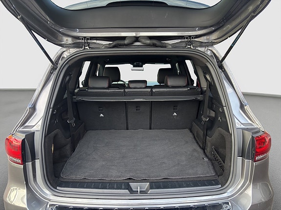 Mercedes-Benz GLB200 5 of 21