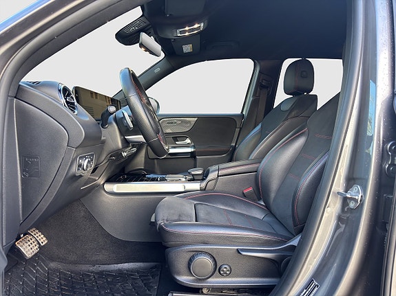 Mercedes-Benz GLB200 11 of 21