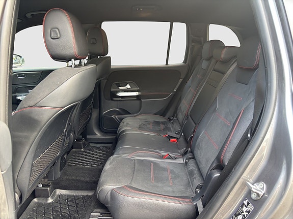 Mercedes-Benz GLB200 19 of 21