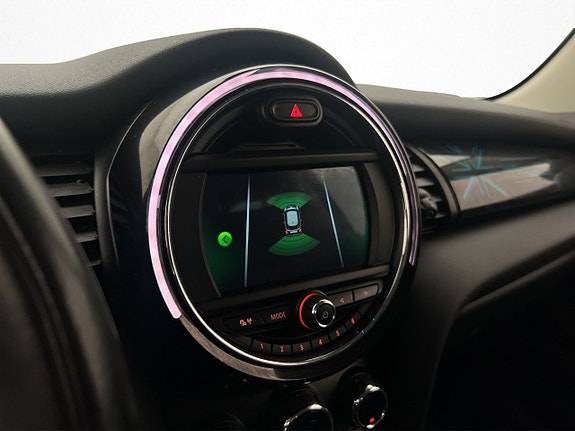 MINI Cooper 18 of 27