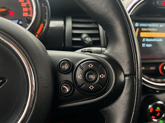 MINI Cooper 17 of 27