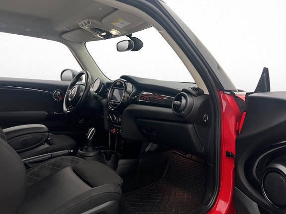 MINI Cooper 13 of 27