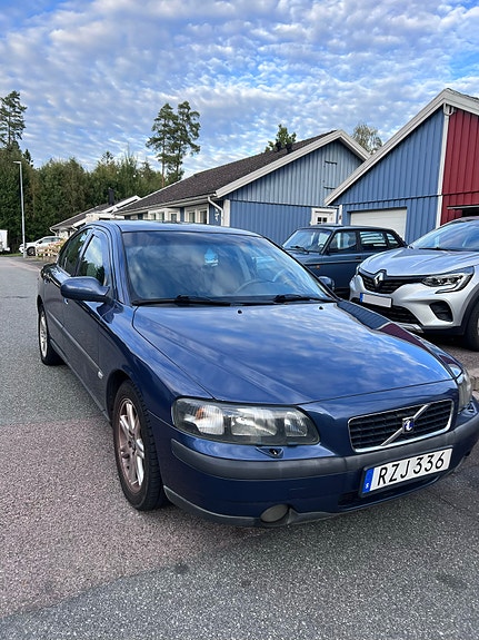Volvo S60 7 of 8
