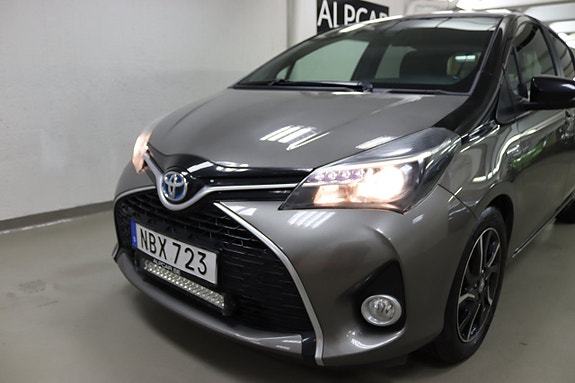 Toyota Yaris 3 of 21