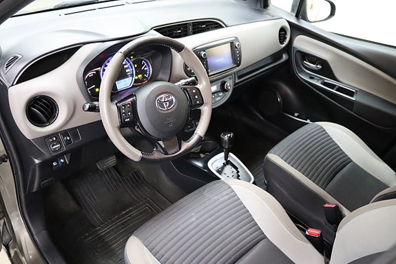 Toyota Yaris 10 of 21