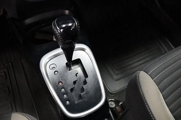 Toyota Yaris 18 of 21