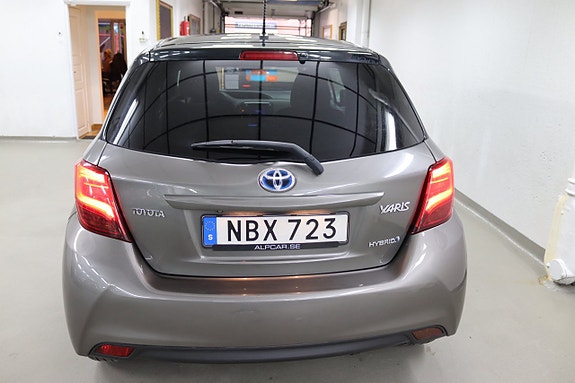 Toyota Yaris 7 of 21