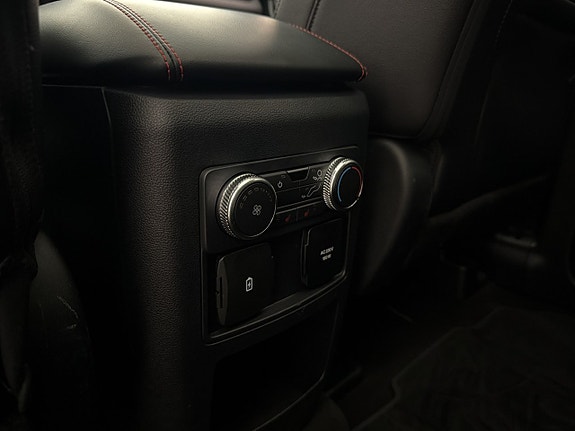Ford Explorer 20 of 30