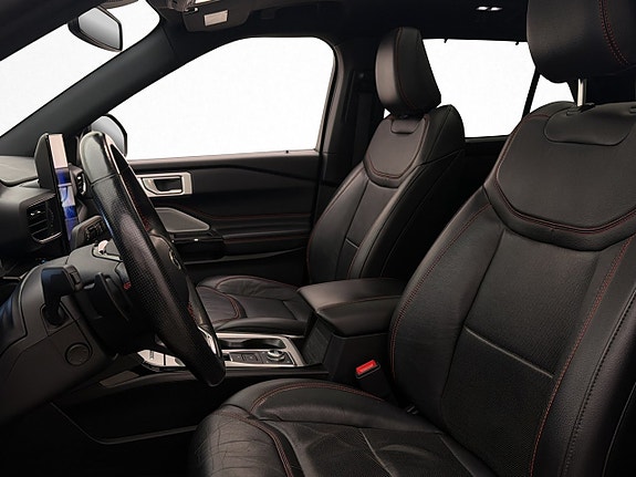 Ford Explorer 13 of 30
