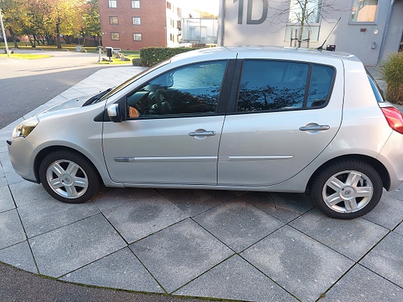 Renault Clio 2 of 7