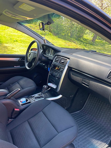 Mercedes-Benz B170 5 of 8