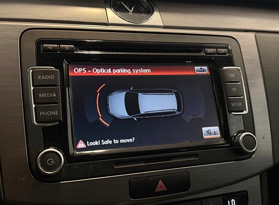 Volkswagen Passat 21 of 22