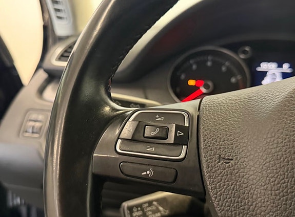 Volkswagen Passat 16 of 22