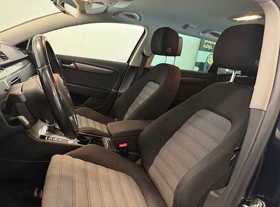 Volkswagen Passat 7 of 22