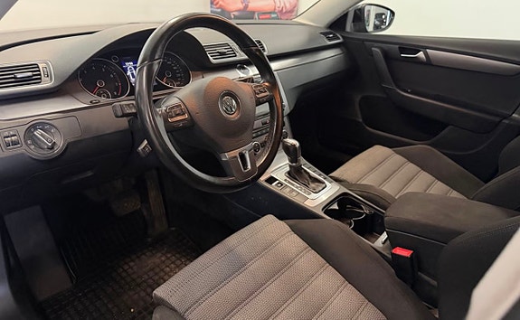 Volkswagen Passat 5 of 22