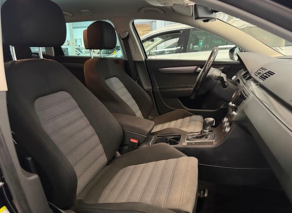 Volkswagen Passat 10 of 22