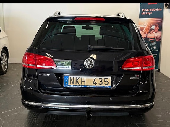 Volkswagen Passat 2 of 22