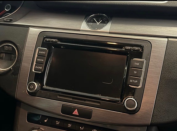 Volkswagen Passat 14 of 22