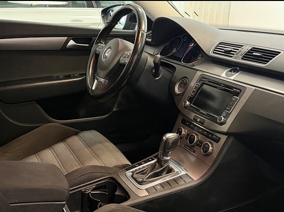 Volkswagen Passat 9 of 22