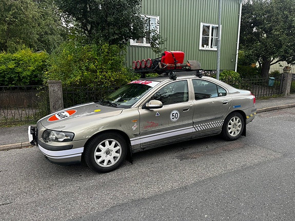 Volvo S60 2 of 7