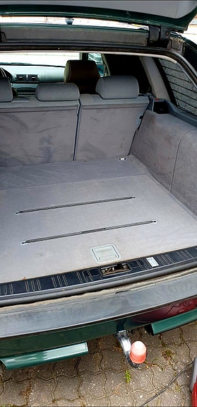 BMW 523i 2 of 4