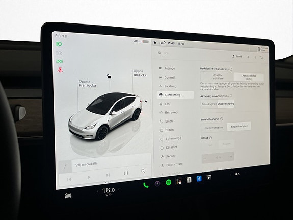 Tesla Model Y 28 of 30