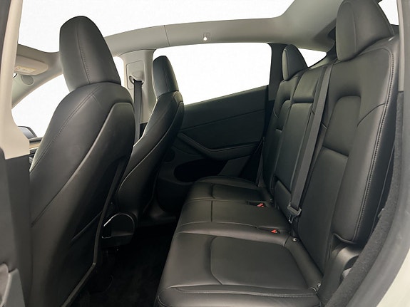 Tesla Model Y 30 of 30