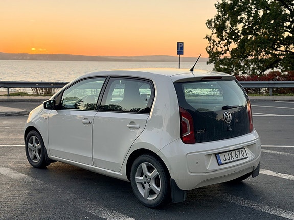 Volkswagen UP! 4 of 30