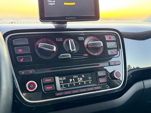 Volkswagen UP! 13 of 30