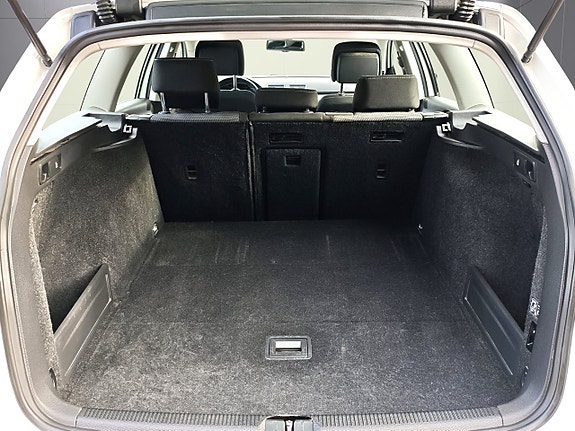 Volkswagen Passat Alltrack 25 of 25