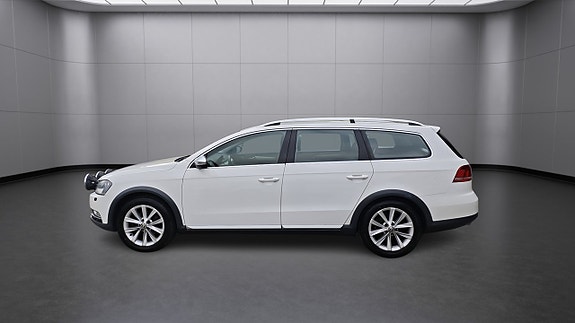 Volkswagen Passat Alltrack 4 of 25