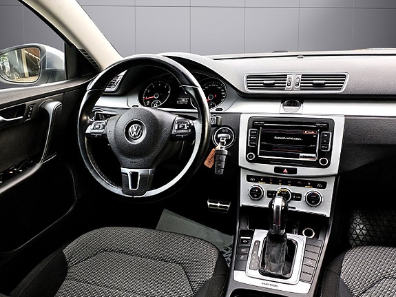 Volkswagen Passat Alltrack 19 of 25