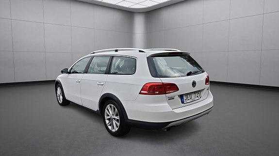 Volkswagen Passat Alltrack 5 of 25