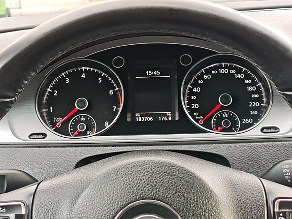 Volkswagen Passat Alltrack 23 of 25