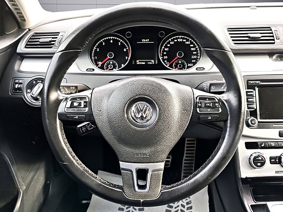 Volkswagen Passat Alltrack 3 of 25